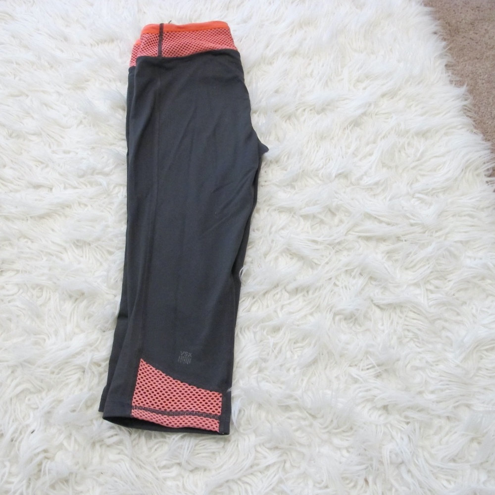 Victoria's Secret VSX Women's Sports Cropped Leggings Size Small grey GUC - Picture 2 of 4
